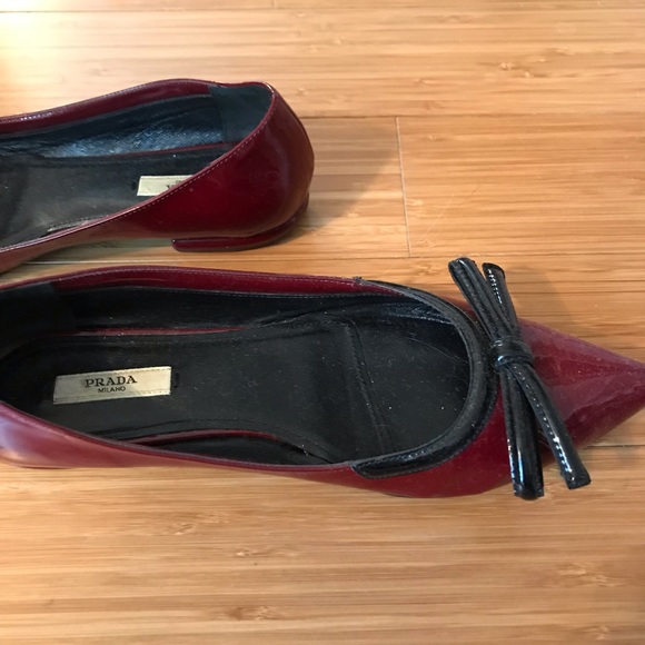Prada patent. Leather flats - Picture 2 of 3